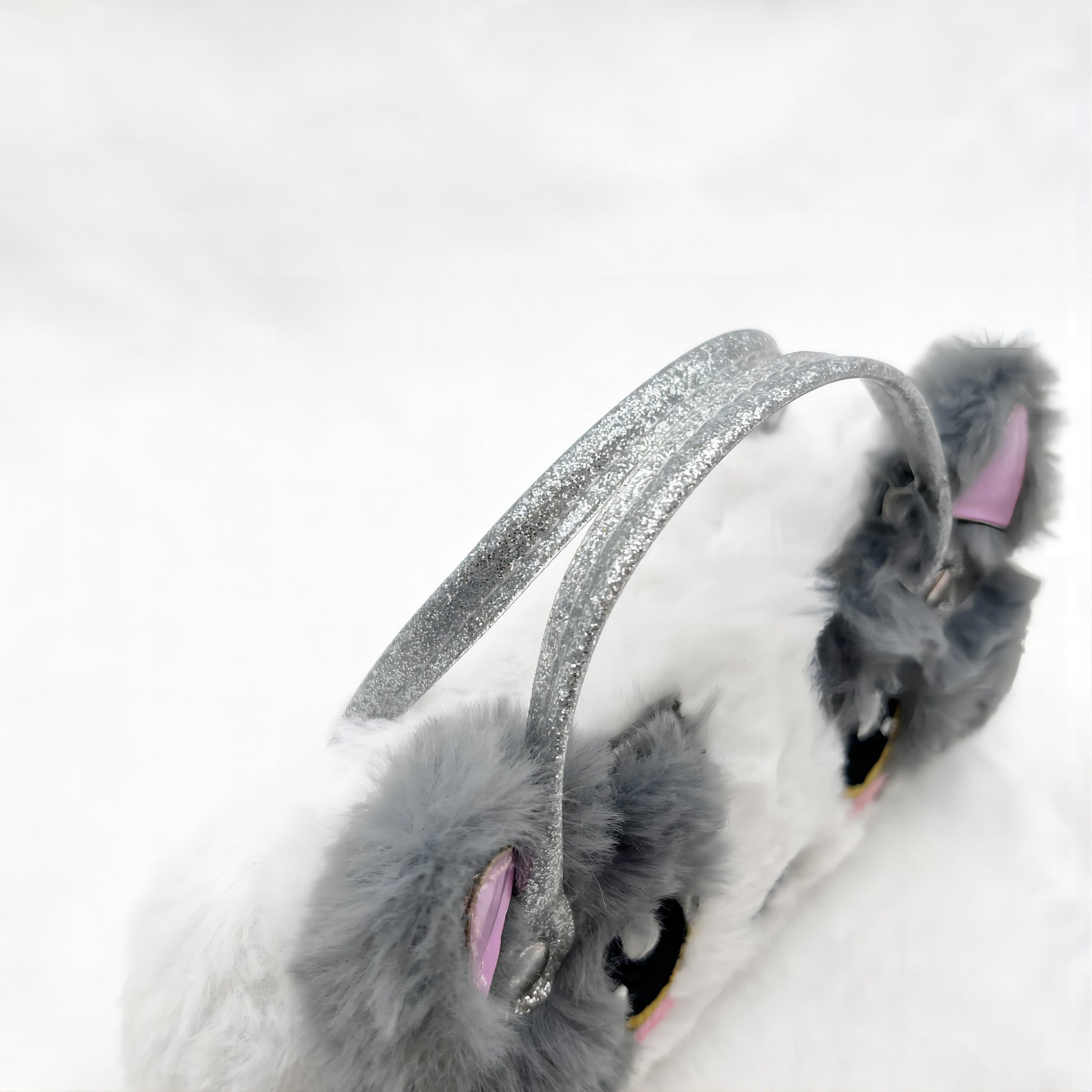 Gray and White Cat Kids Sunglasses Case — construction detail